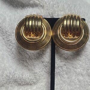 Vintage Gold Tone Ribbed Door Knocker Clip On Earrings Statement Jewelry 1.5"